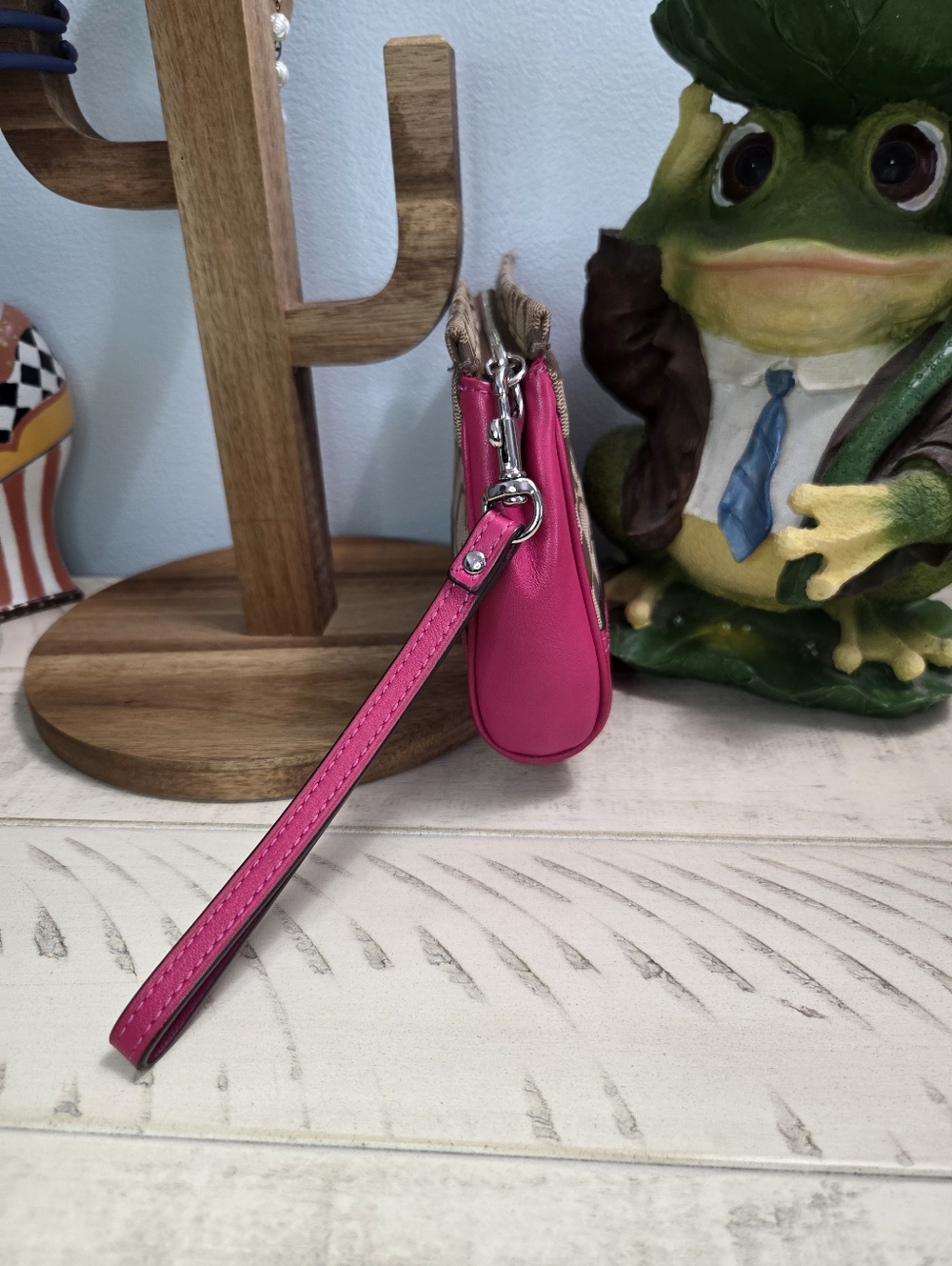 Coach Brown Signature Canvas with Hot Pink Leather Wristlet Clutch,EUC - Picture 6 of 14